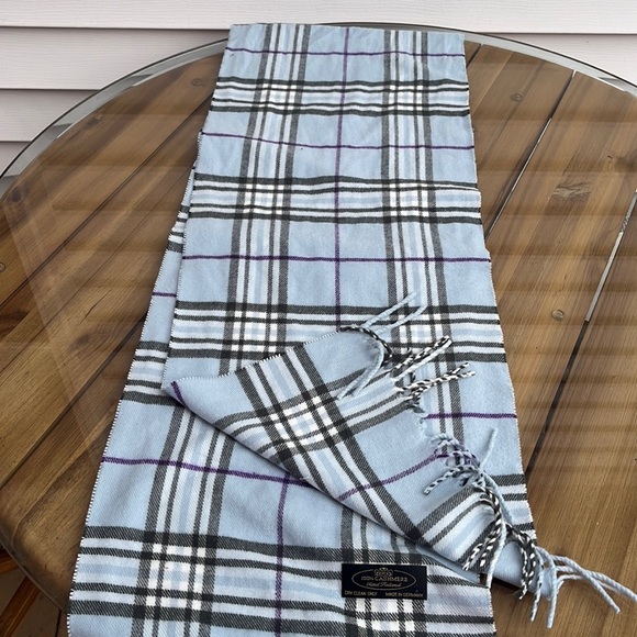 Accessories - Beautiful 100% cashmere scarf
